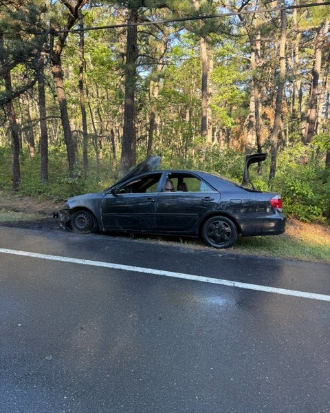 Driver escapes moments before car erupts in flames on busy new jersey roadway Driver escapes moments before car erupts in flames on busy new jersey roadway