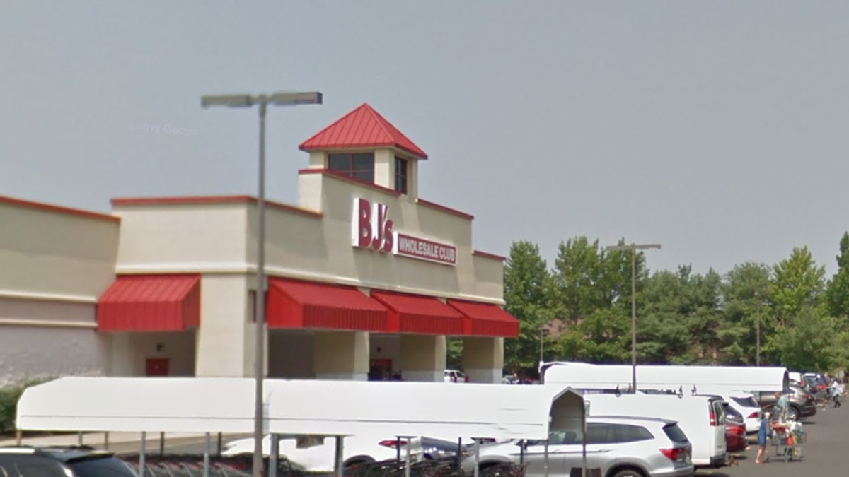 Watch: roof collapse reported at ocean township bj's traps multiple people; no injuries