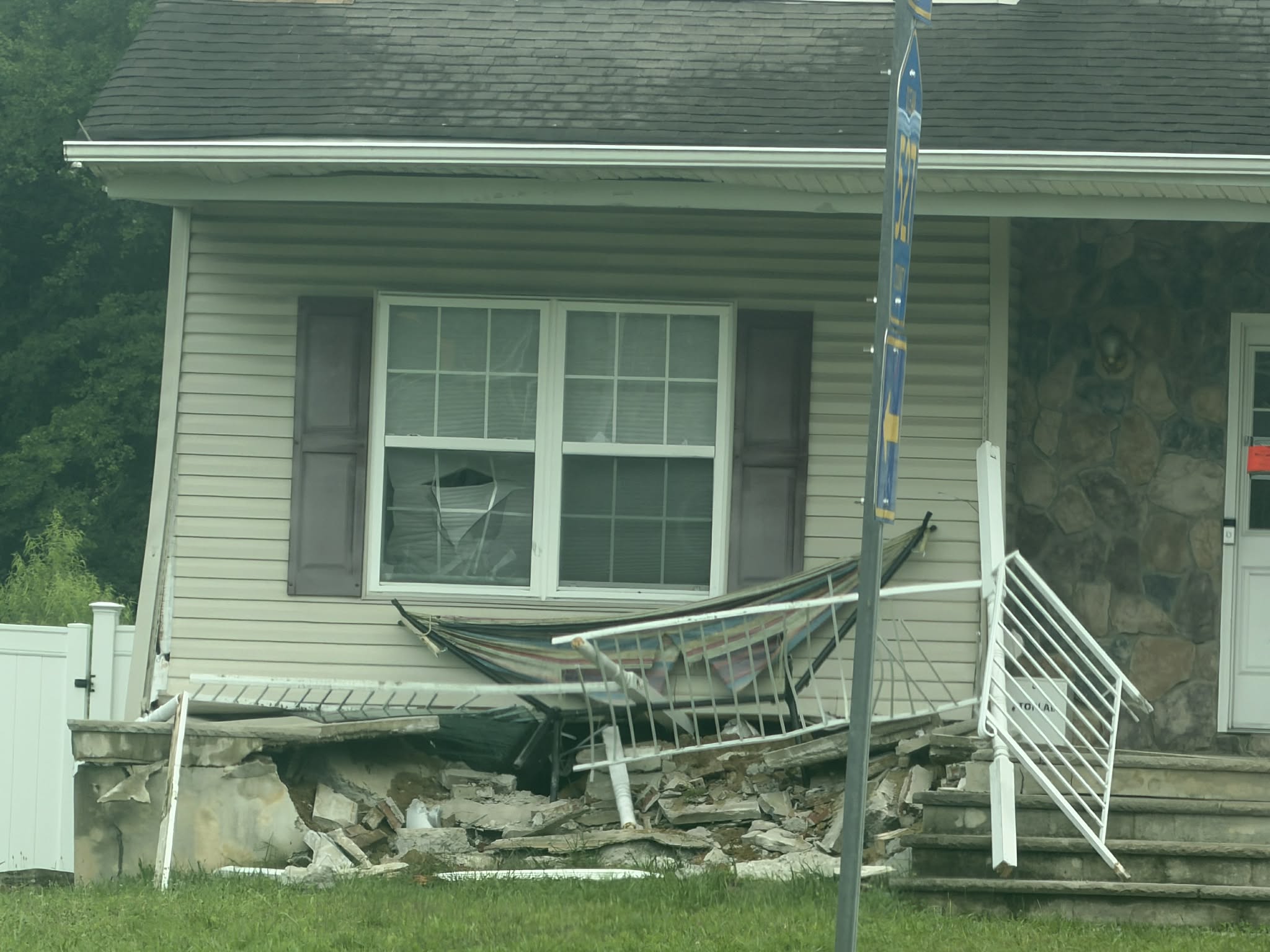 A coach bus traveling northbound crashed into a home at the busy t-intersection of east veterans highway (ocean county route 528) and whitesville road early wednesday morning after apparently continuing straight through the intersection.