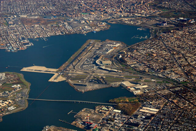 Rocket launcher reported to incoming flights at laguardia airport
