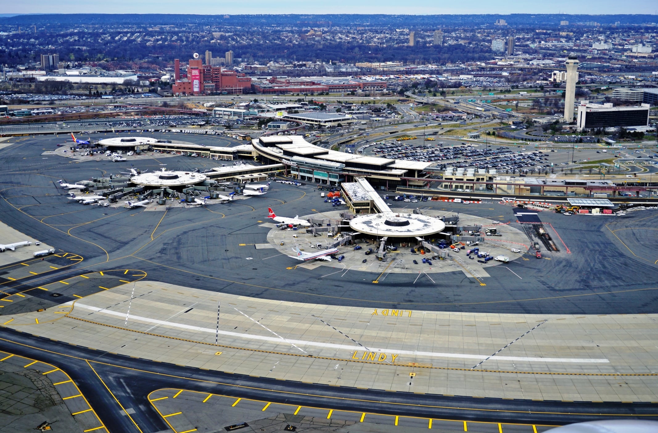 Over 100 newark airport flights canceled as storms cause massive delays across northeast