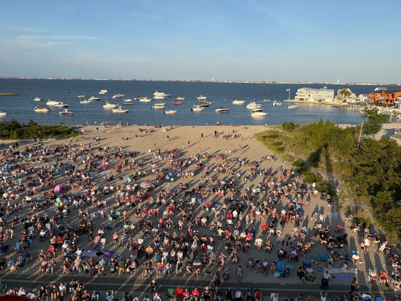 Huge crowd shows as toms river's america 250 celebration featured live music and fireworks on the beach