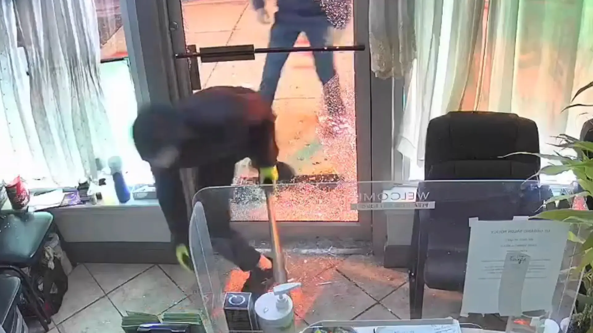 Burglary crew caught on camera targeting four bethesda businesses