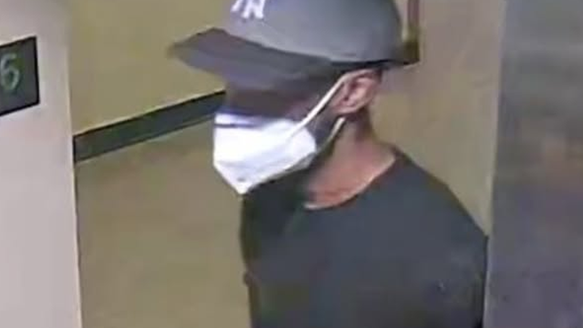 Armed robbery suspect sought after woman's necklace, cellphone stolen in east harlem