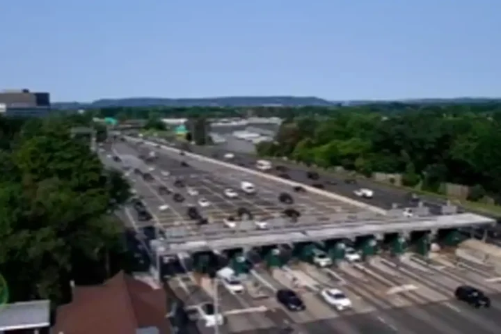Bergen Toll Plaza: Morning commuters faced delays on the Garden State Parkway and New Jersey Turnpike as crashes and a disabled vehicle slowed traffic across parts of North and Central New Jersey.