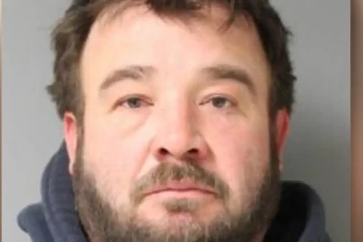 A Long Island flooring contractor admitted stealing more than $90,000 from customers after prosecutors said he accepted payment for hardwood flooring projects that were never completed.