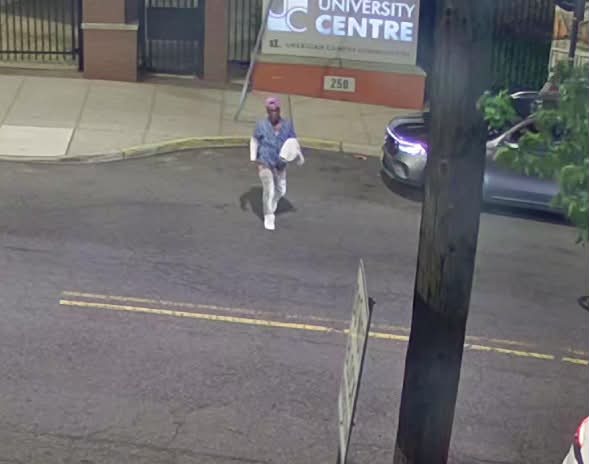Woman taking out trash robbed of cellphone outside newark apartment, police seek suspect Woman taking out trash robbed of cellphone outside newark apartment, police seek suspect
