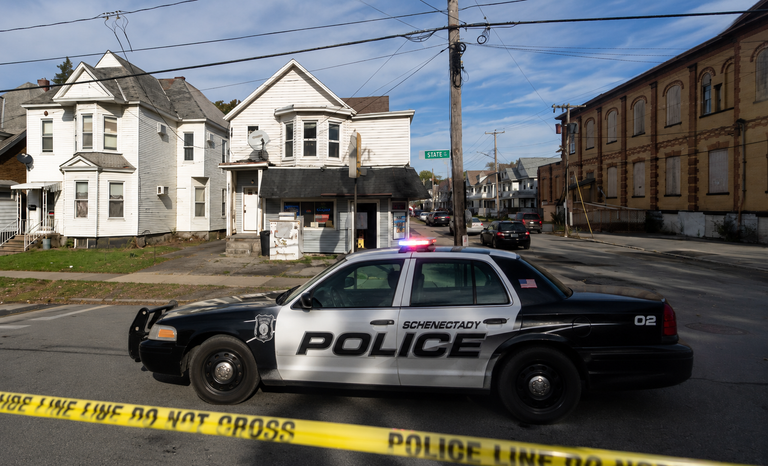 Schenectady Man Arrested With Loaded Gun, Cocaine After Foot Chase, Police Say