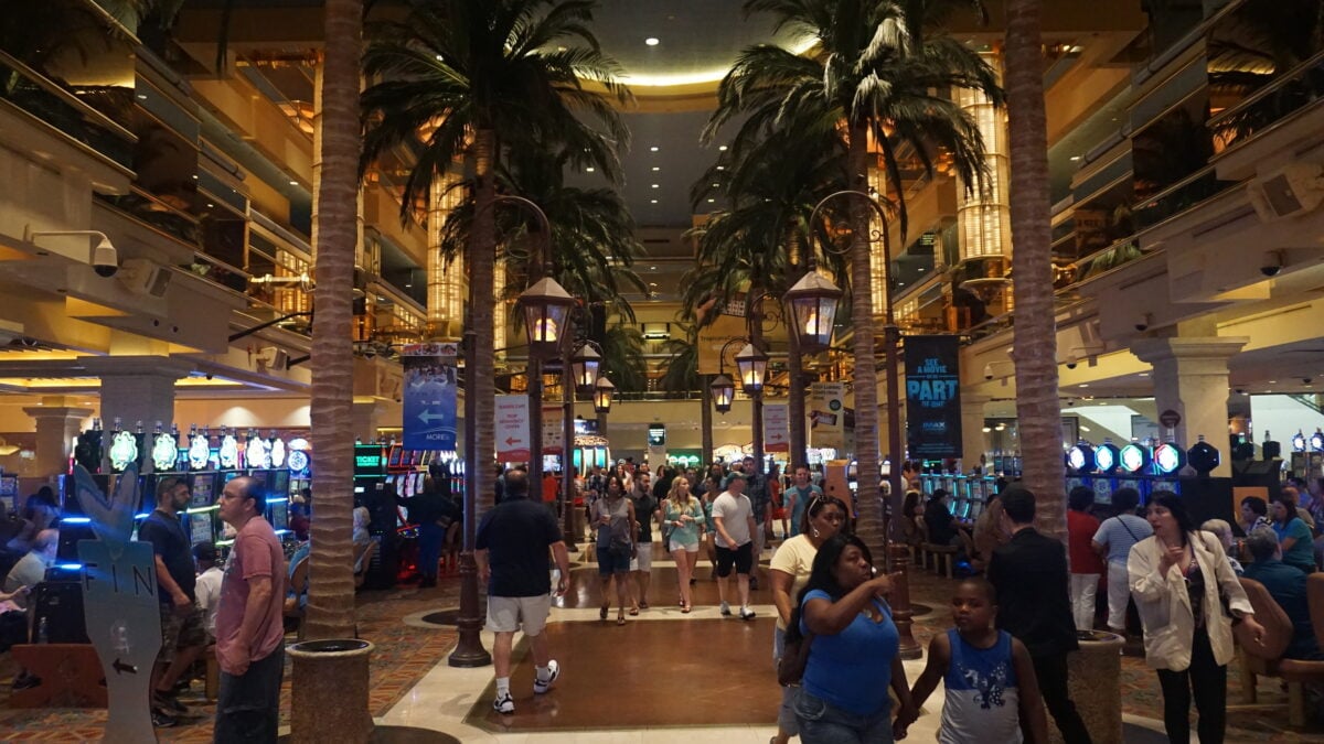 Four charged after atlantic city pool party crowd erupts into fights at tropicana Four charged after atlantic city pool party crowd erupts into fights at tropicana
