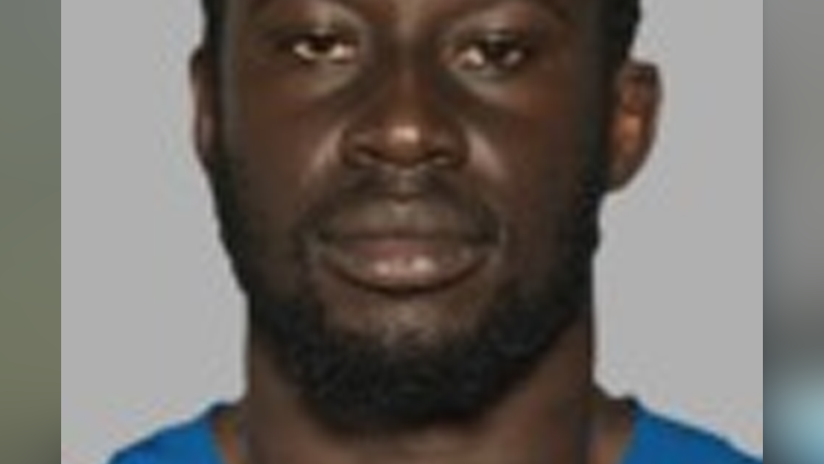 Former nfl player with domestic violence history deported by dhs