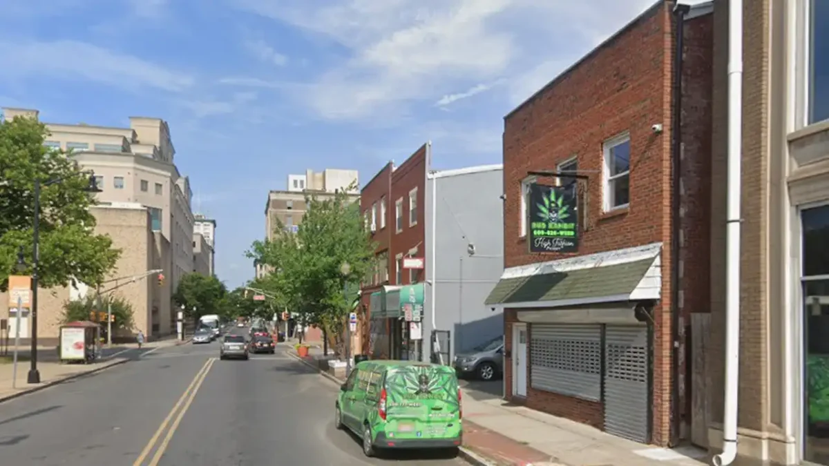 Trenton cracks down on late-night violence with emergency business curfew on east state street Trenton cracks down on late-night violence with emergency business curfew on east state street