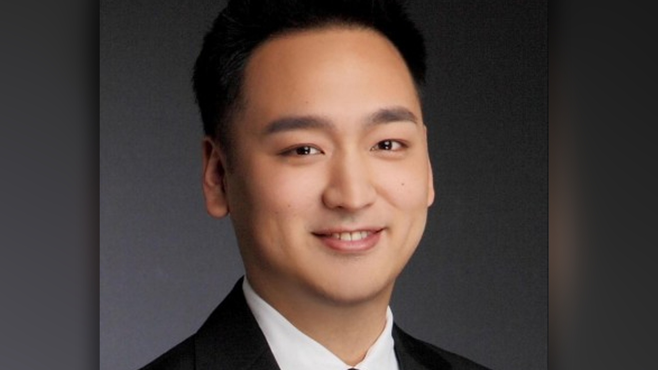 Franklin township cfo charged in alleged payroll double-billing scheme, prosecutor says Hunterdon county prosecutor renée m. Robeson announced friday that cameron t. Keng, 39, of fort lee, was arrested on aug. 4 and charged with one count of third-degree theft by deception.