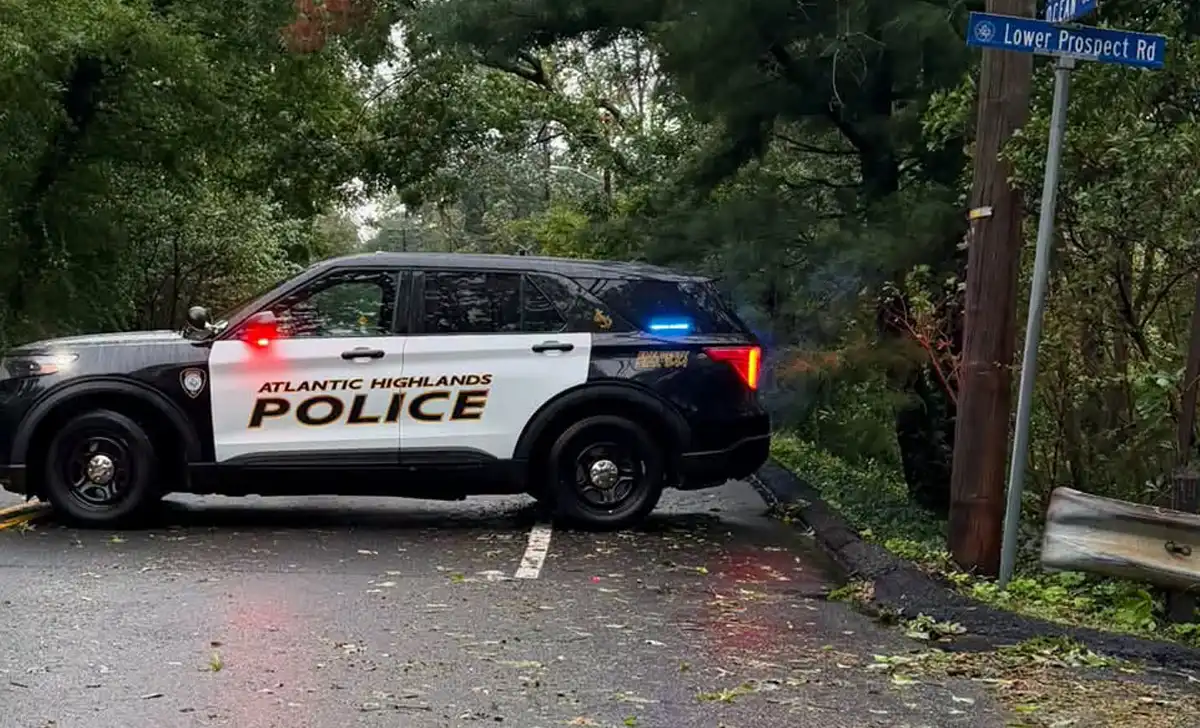 Downed trees and wires close roads in atlantic highlands as police warn of live lines Storm damage closed ocean boulevard and east highland avenue in atlantic highlands sunday as police warned residents to avoid downed wires.