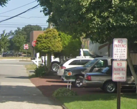 Beachwood police are reminding drivers that school-day parking restrictions have returned on five local streets during morning arrival and afternoon dismissal.