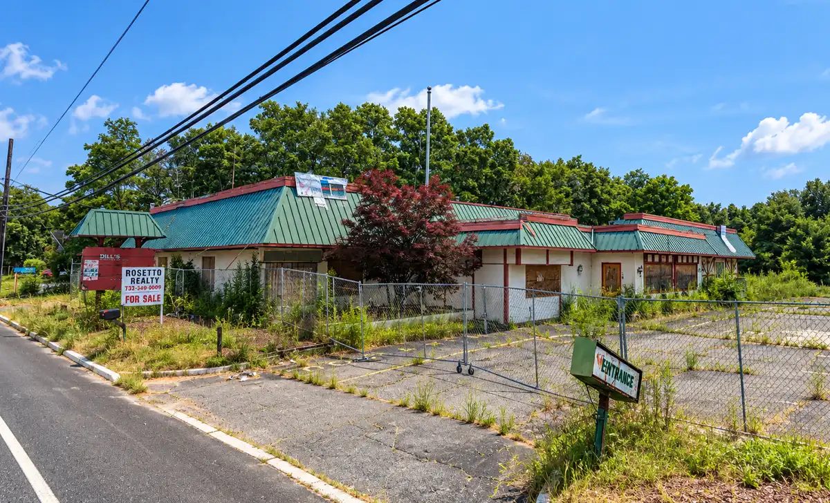 The former C.B. Huntington's and Bill's BBQ Shack restaurant in Bayville is being prepared for a new life as Agave, bringing diners back to the former Blackbeard's Cave property.
