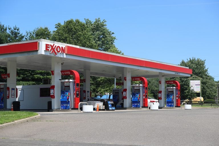 NJ Gas Prices Surge Past $4 a Gallon — Here’s What Commuters Are Spending