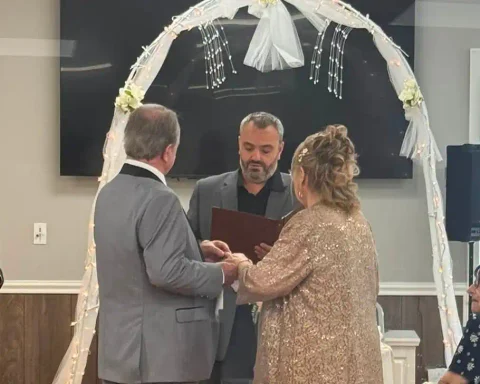 Terese and Jay Connolly tied the knot at Homestead Run in Toms River, with Mayor Daniel Rodrick officiating the Senior Center couple's Aug. 29 wedding.