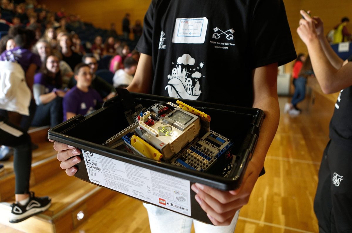 Toms River families can register children for a caramel apple workshop Sept. 16 and six-week LEGO robotics and coding classes beginning Oct. 6.