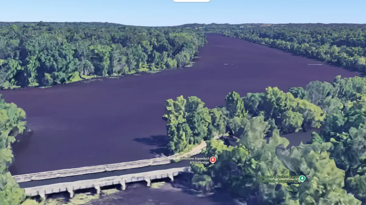 In new jersey, there’s a bridge that carries one waterway over another In new jersey, there’s a bridge that carries one waterway over another