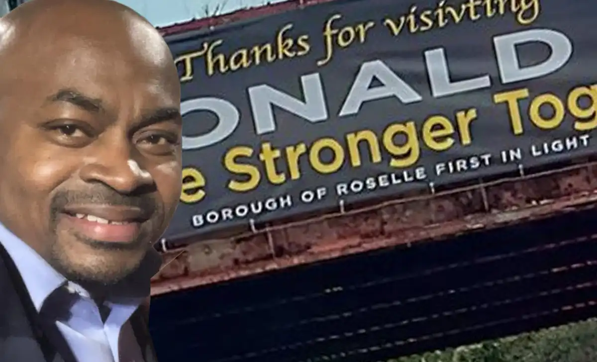 Thanks for visiting: roselle might be first in light but it's last in spell checking Roselle installed a new “thanks for visiting” sign honoring mayor donald shaw, but the word “visiting” was misspelled as “visivting. ”