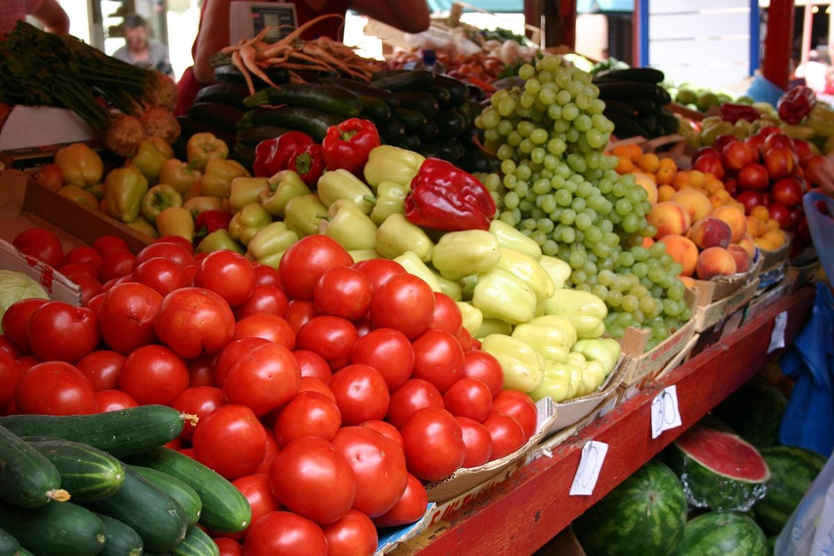 Fresh fruits and vegetables are displayed at a neighborhood retailer as New Jersey lawmakers consider allowing NJ FamilyCare to cover prescribed healthy groceries.