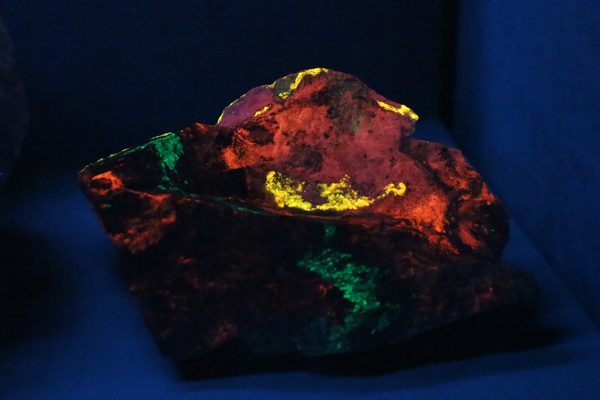 Sterling hill mine's glowing minerals illuminate a 1. 3-billion-year geological story beneath sussex county and one of new jersey's natural wonders.