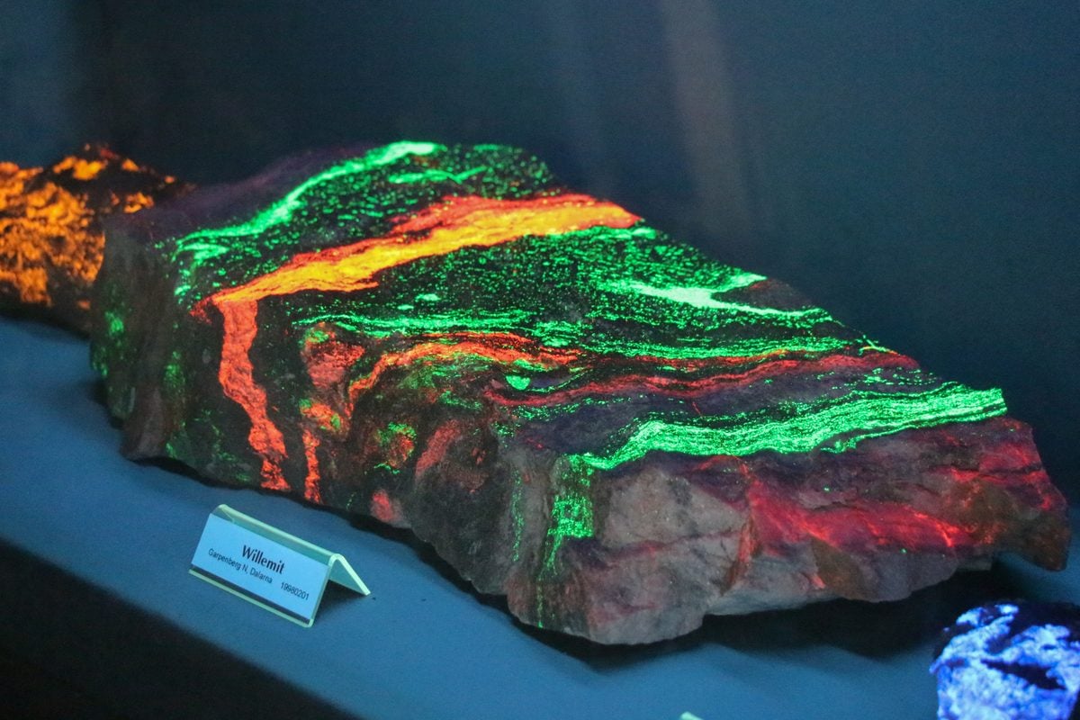 Glowing rocks found in mine show off new jersey’s 1. 3-billion-year-old past Glowing rocks found in mine show off new jersey’s 1. 3-billion-year-old past