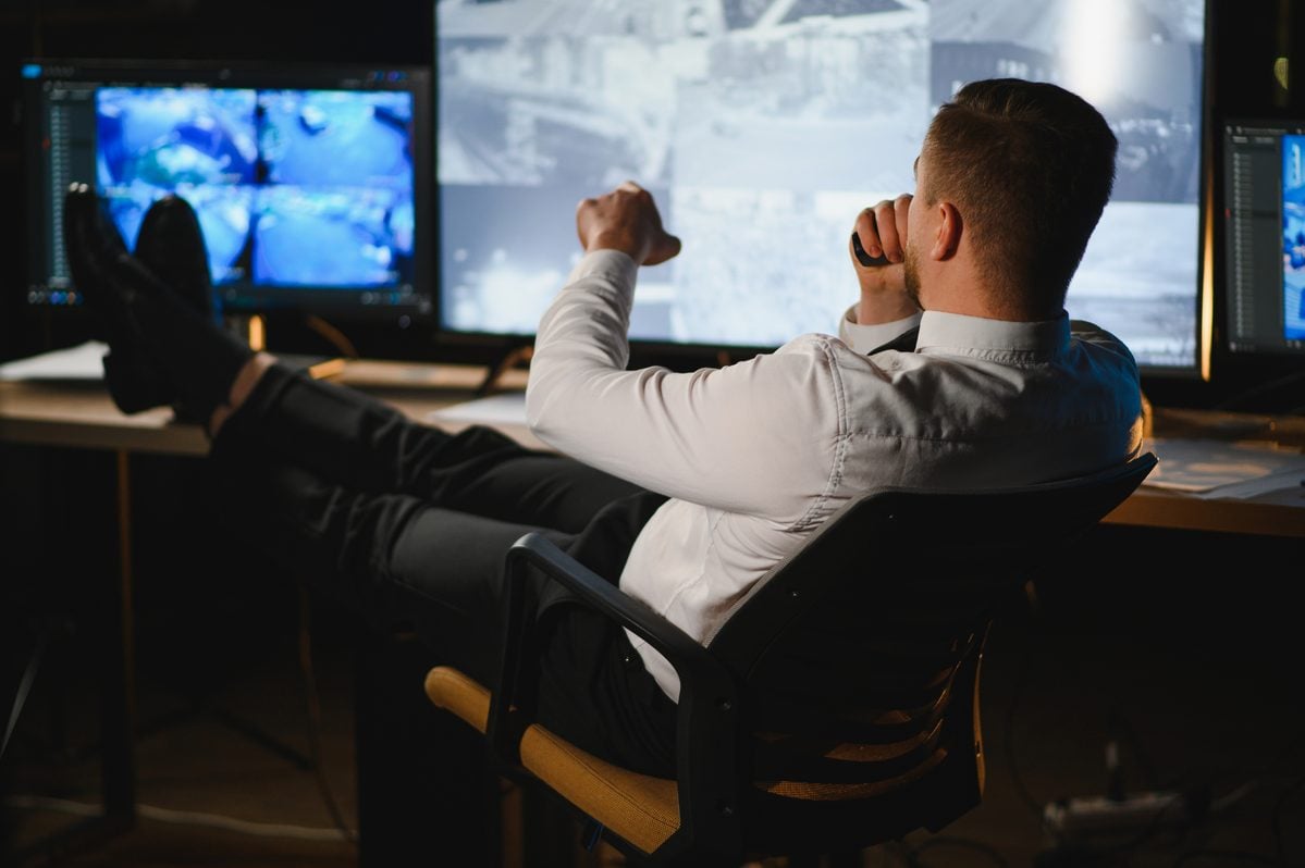 New Jersey S4075 would restrict AI workplace surveillance, require human review of automated decisions and give employees new rights to challenge AI systems.