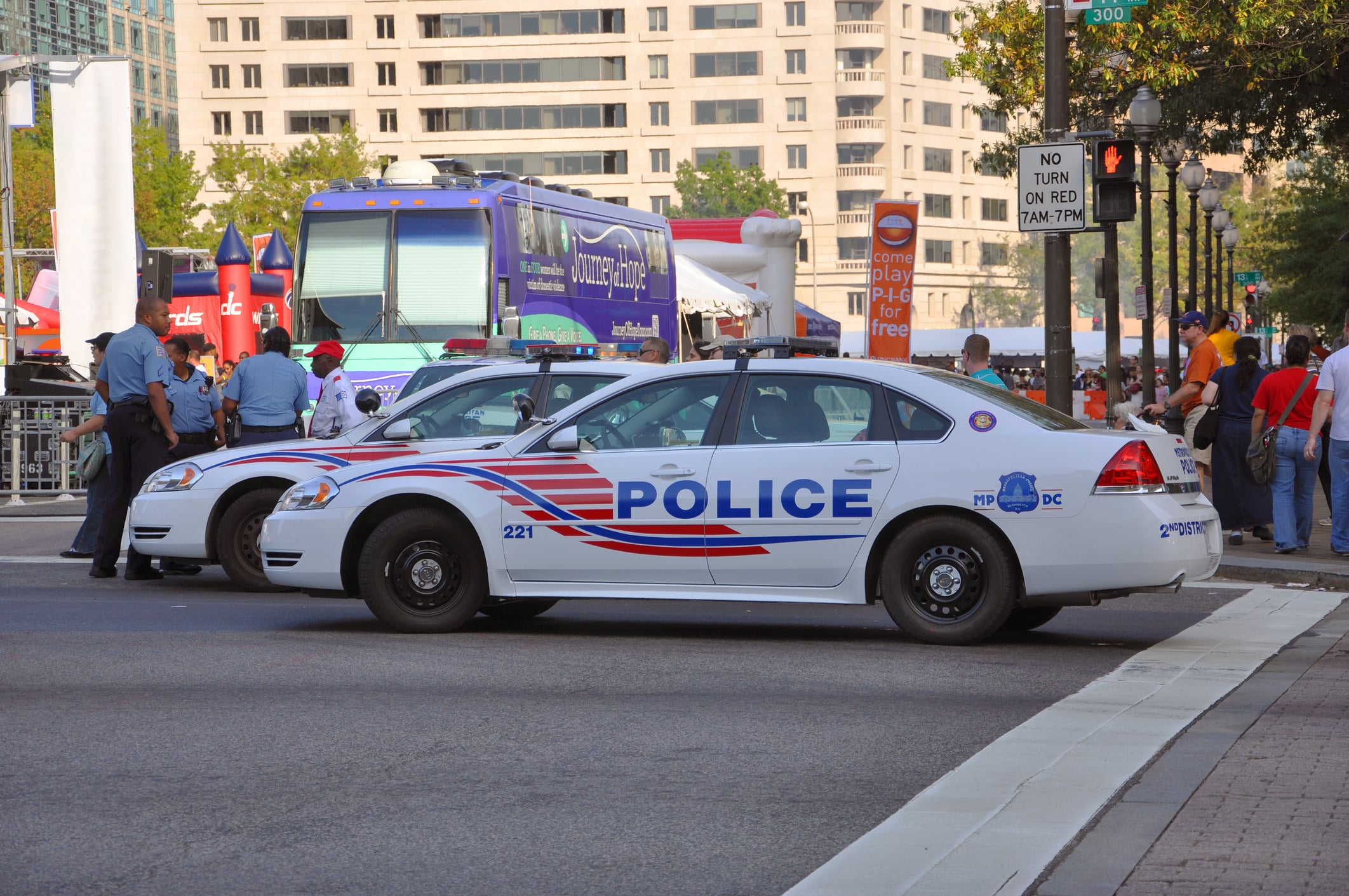 Three men sought after attempted robbery rattles Dupont Circle late at night