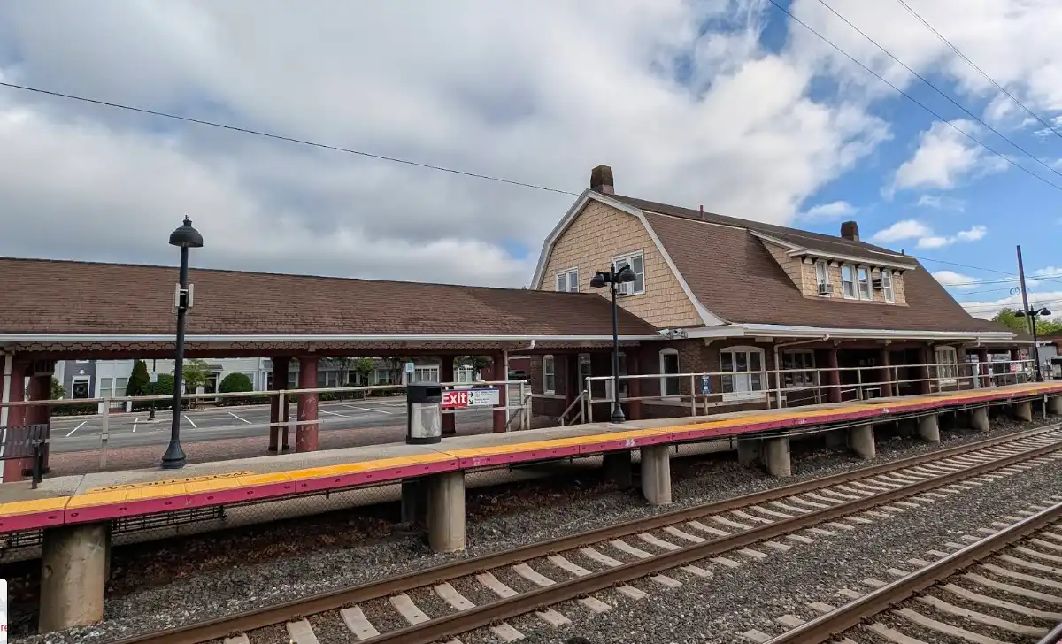 Bayshore killer pleads guilty to murdering boyfriend at train station Bayshore killer pleads guilty to murdering boyfriend at train station