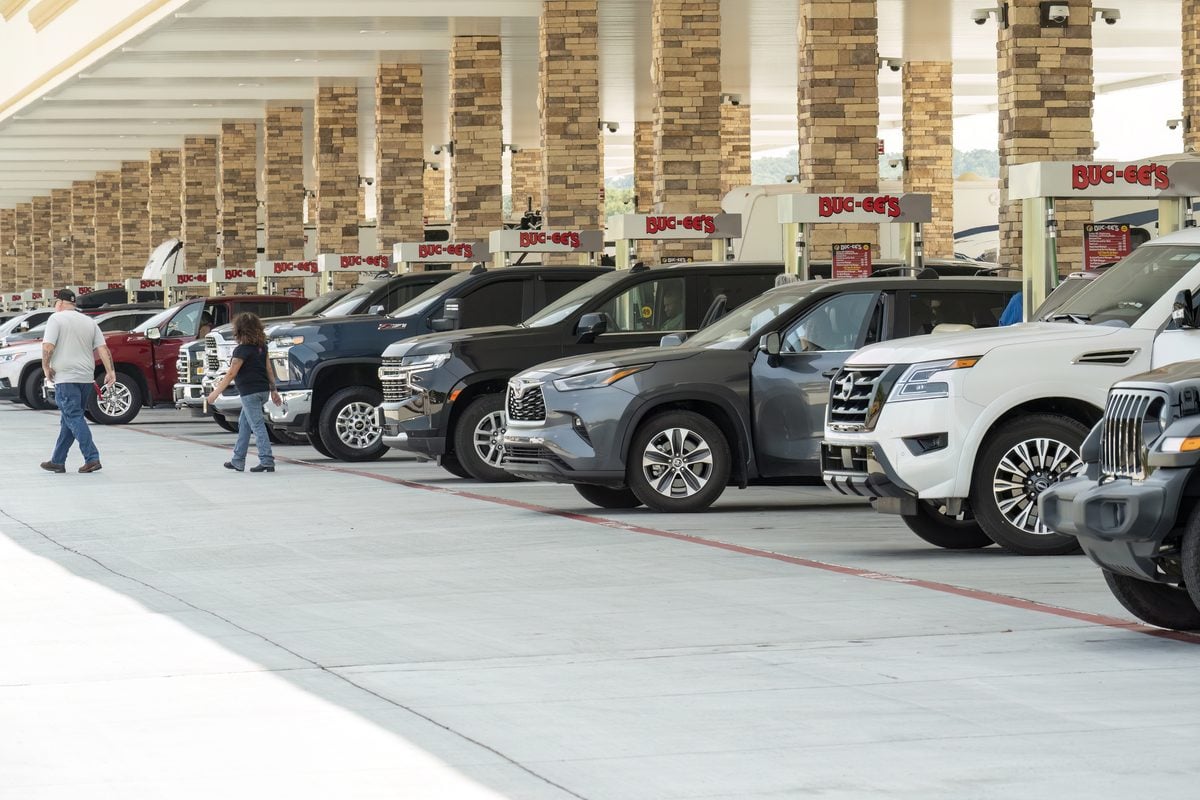 How this 80 year old law will probably keep buc-ees out of new jersey until it's changed New jersey remains america's only state banning self-service gasoline, despite a 2026 bill proposing to let drivers choose between full-service and self-service.