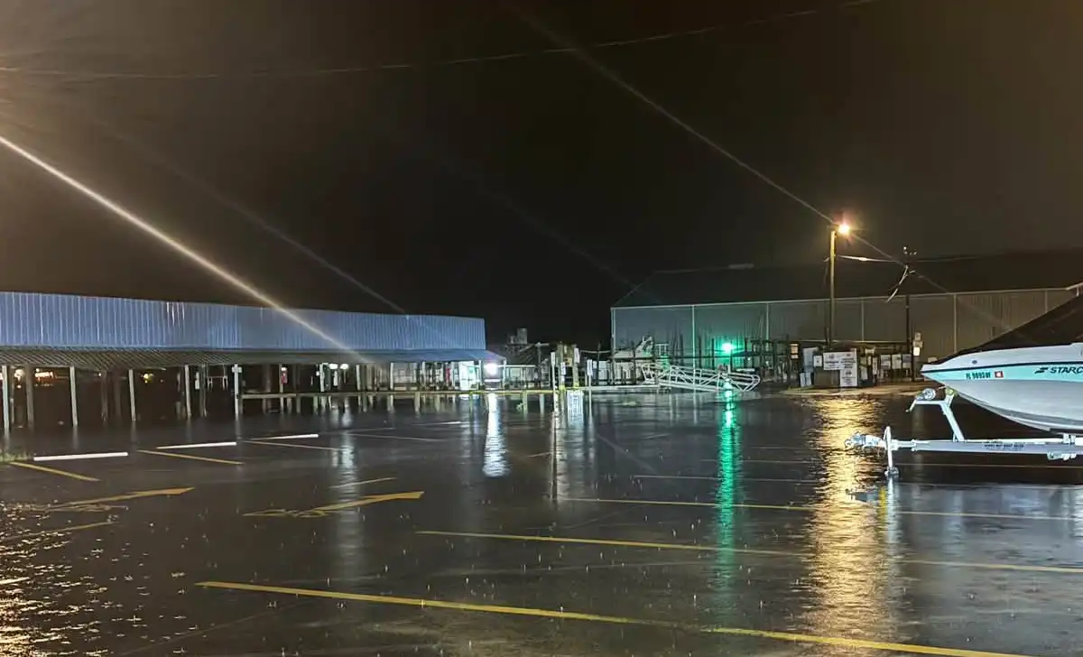 Hurricane isaias flooding hits crystal river and homosassa, closing roads after overnight storm surge
