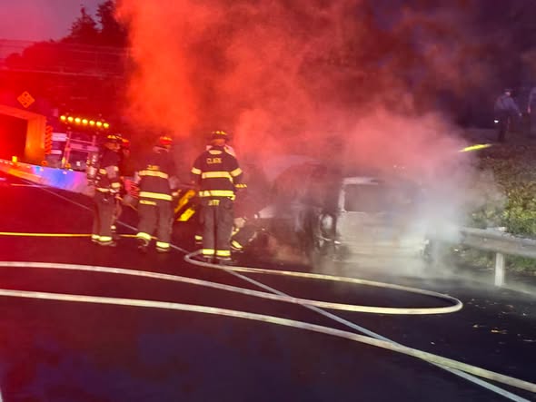 Suv bursts into flames on garden state parkway in clark, occupants escape before firefighters arrive Clark firefighters extinguished a fully engulfed suv on the garden state parkway on october 12, 2026, after all occupants safely exited the vehicle. Photo by clark fire department