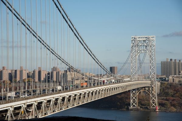 Fatal crash closes george washington bridge, secaucus police warn of heavy delays