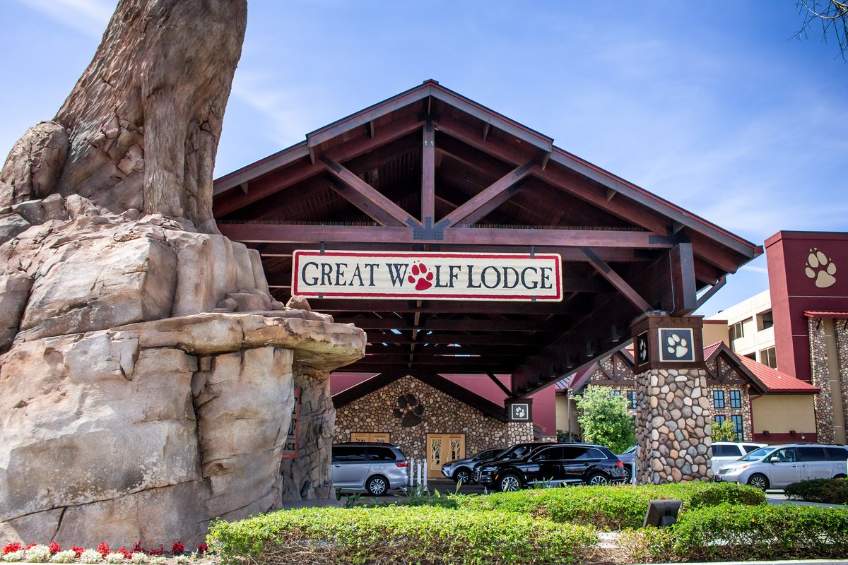 Murder at great wolf lodge as mom kills husband and 3-year-old son inside hotel room The current image has no alternative text. The file name is: great-wolf-lodge. Jpg