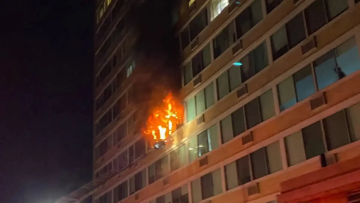 Woman jumps from fifth-floor apartment during pennsauken fire; 40 displaced A fifth-floor fire at cooper river plaza apartments east in pennsauken injured a woman and displaced 40 residents on october 26.