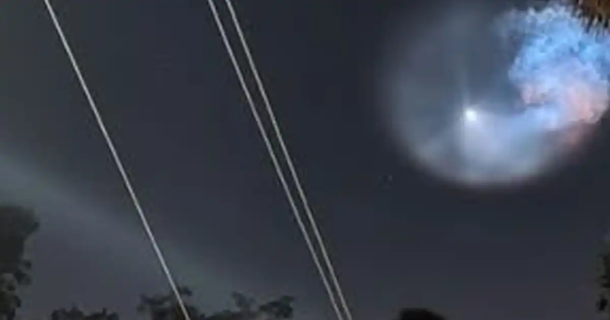 Strange jellyfish glow lights up new jersey's morning sky Strange jellyfish glow lights up new jersey's morning sky