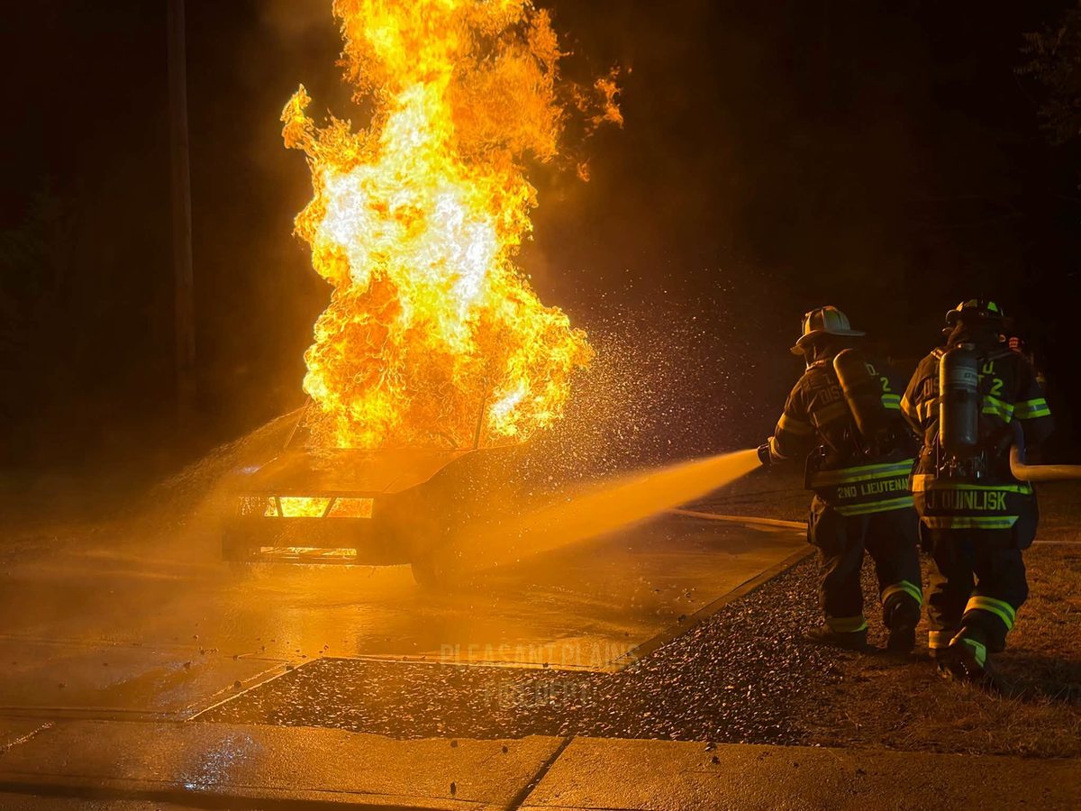 Pleasant plains volunteers practice car fire response at brick training academy Pleasant plains volunteers practice car fire response at brick training academy