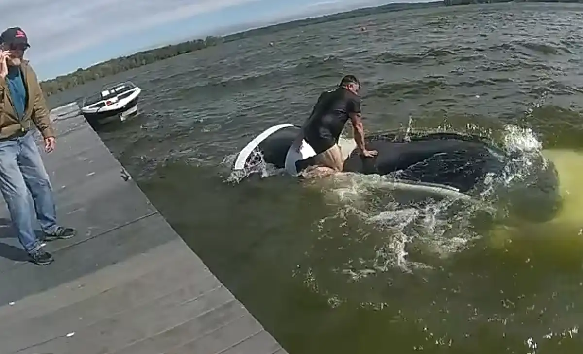 New york state trooper smashes sunroof to rescue man trapped in sinking vehicle at boat launch A new york state trooper smashed the sunroof of a sinking vehicle at cross lake marina, rescuing a trapped man with help from a bystander.