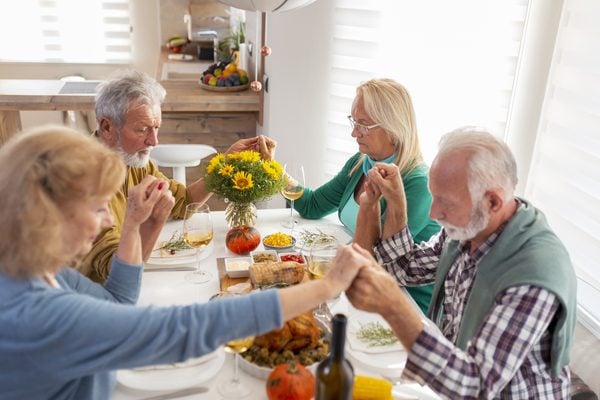 Toms river seeks volunteers to provide thanksgiving dinners for homebound seniors