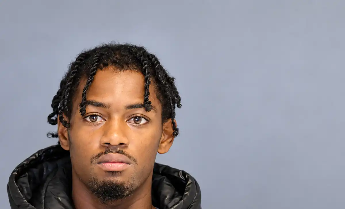Tzair bryant, 25, of claymont, was arrested after police said two customer vehicles were stolen during a burglary at a wilmington repair shop.