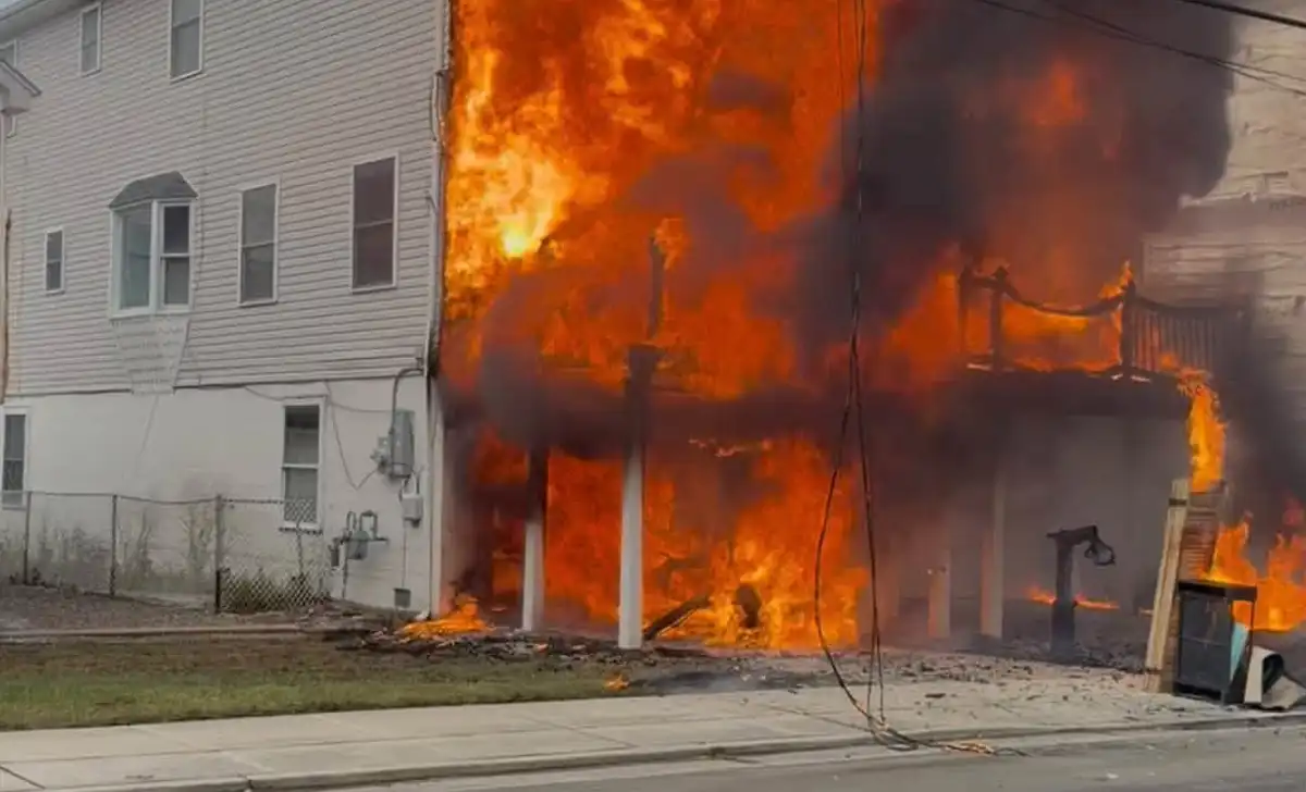 Flooded golf cart sparks west wildwood house fire, firefighters rescue family dog Flooded golf cart sparks west wildwood house fire, firefighters rescue family dog