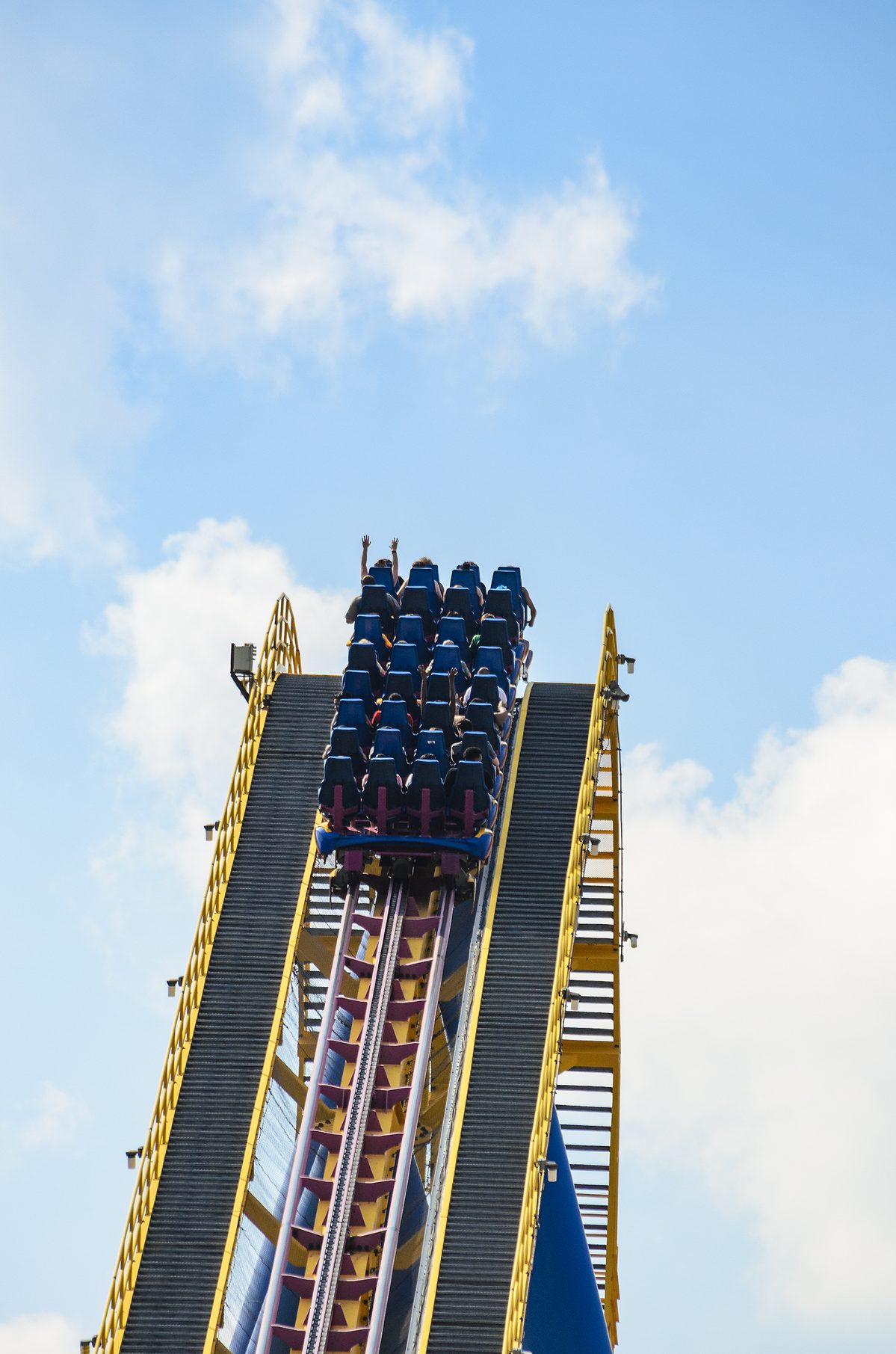 Nitro roller coaster remains closed at six flags great adventure after georgia father falls to his death