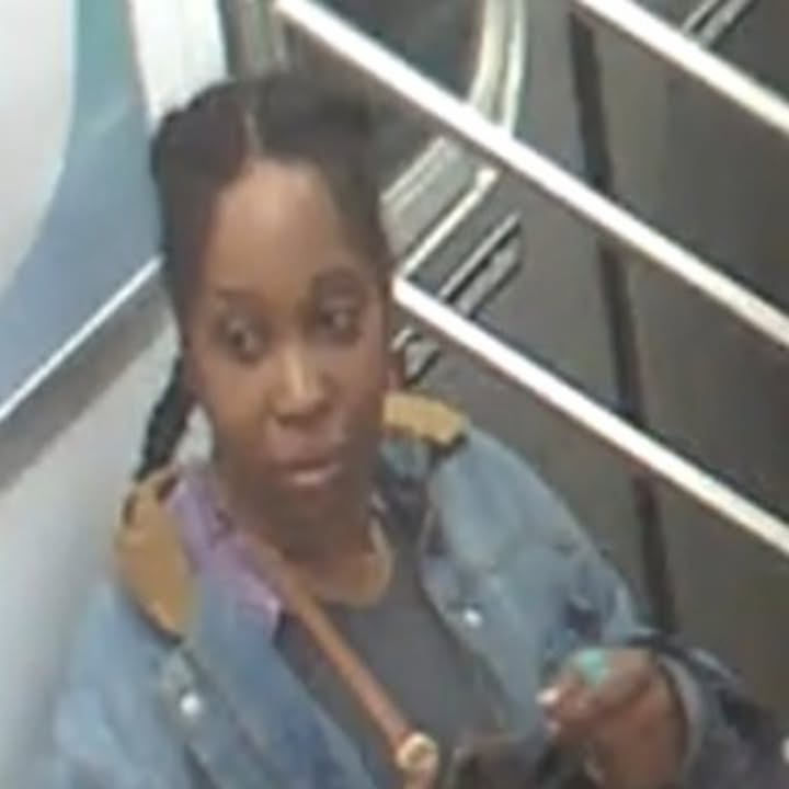 Woman slapped in face, airpods ripped from ear in nyc subway robbery Woman slapped in face, airpods ripped from ear in nyc subway robbery