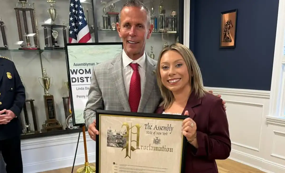 Suffolk county police staffer samantha graviano honored as woman of distinction Suffolk county police staffer samantha graviano was honored with a woman of distinction award for her public service and community outreach work.