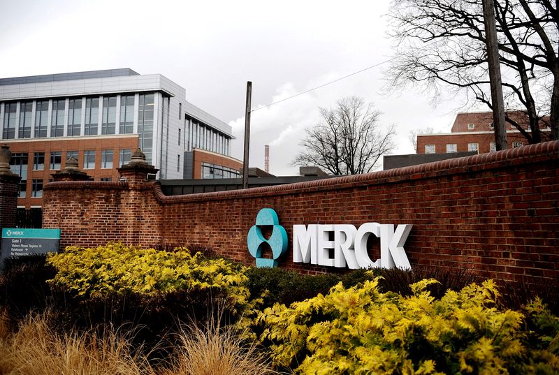 Merck sees 2022 sales up nearly 20%, mostly on molnupiravir