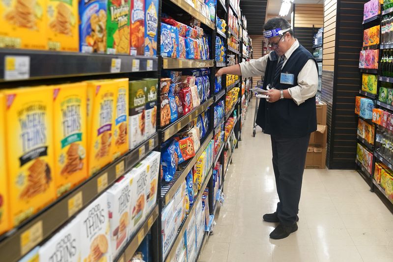 U.S. consumers' inflation expectations lower in January, NY Fed survey finds