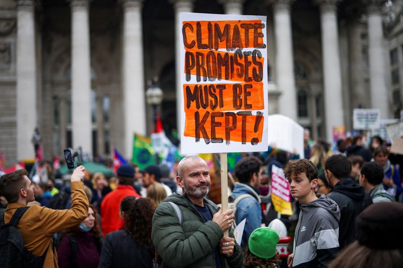 U.S. banks urge regulators to be flexible on climate-risk rules