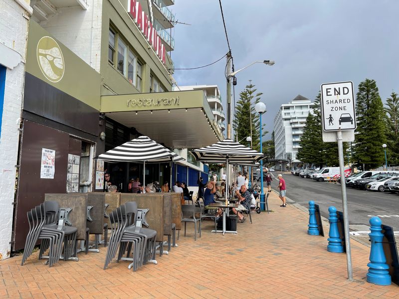 Australian unemployment holds at 13-year low as Omicron hits hours
