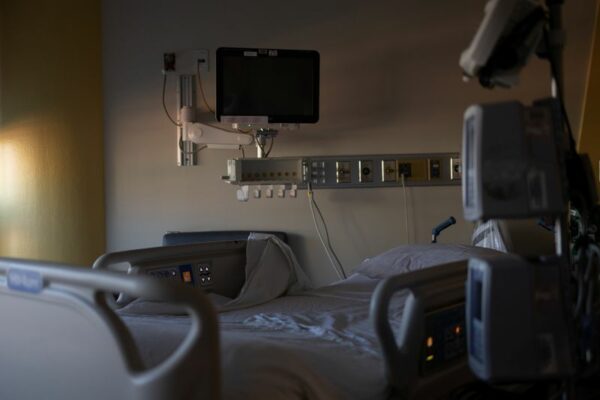 Medtronic's heart device unit may ease earnings pressure from Omicron